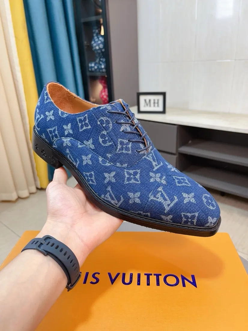 Ex-factory price 720🌹🌹High version [LV] Louis Vuitton's popular casual leather shoes🎖Fashionable and elegant🎖🎖Material: Original imported open-edge beaded cowhide, washed cowhide leather lining, original open-molded rubber outsole, high-end and classy, ​​elegant quality, instantly transforming into a handsome man ❤❤Standard\nNumber: 38-44